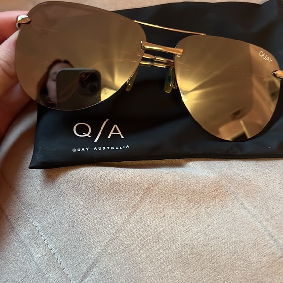 QUAY mirrored sunglasses - Picture 3 of 3